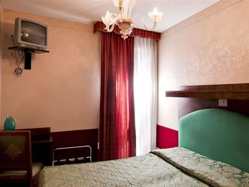 Antica Casa Carettoni Hotel Venice 3*,  Italy